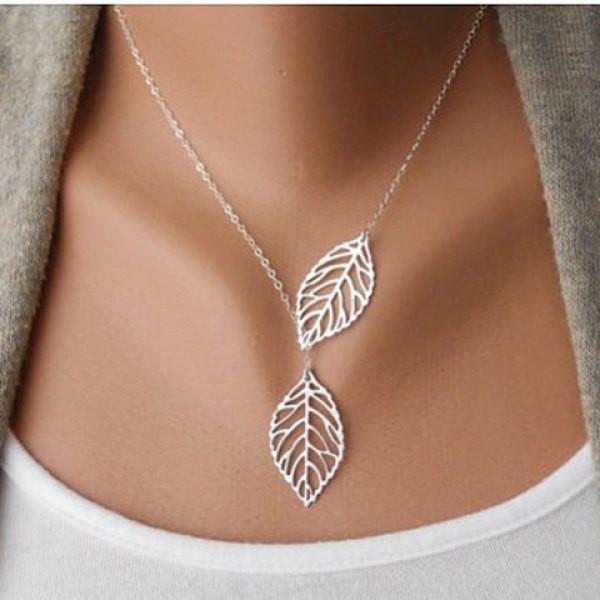 STYLISH WOMEN'S OPENWORK LEAF PENDANT NECKLACE