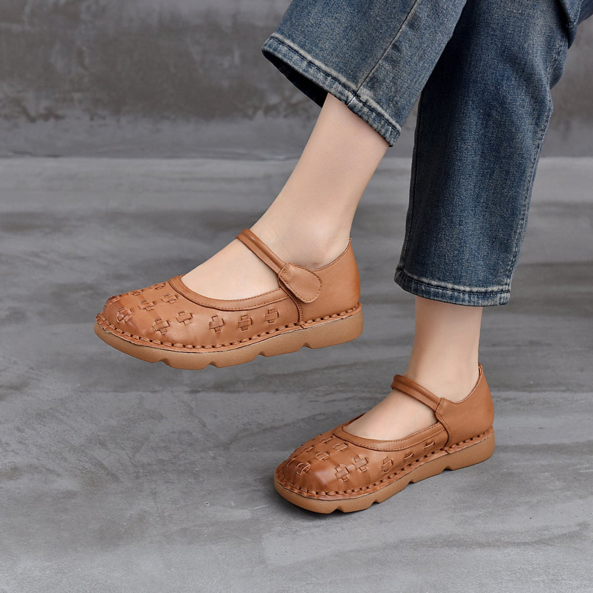 Spring Top Leather Round Toe Woven No-Slip One Straped Sandals
