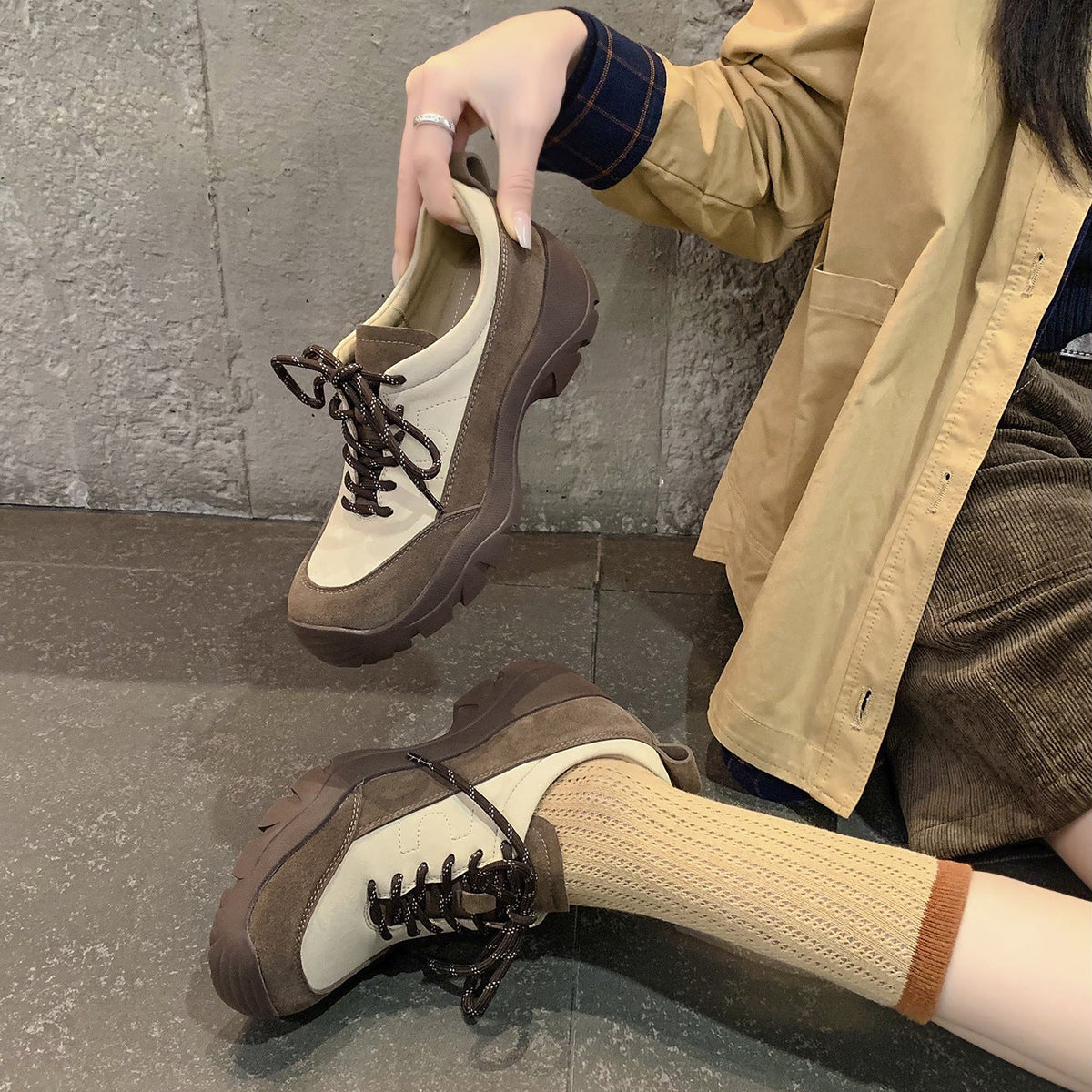 Outdoor Sheepskin Leather Sueded Patchwork Sports Lace-Up Sneakers