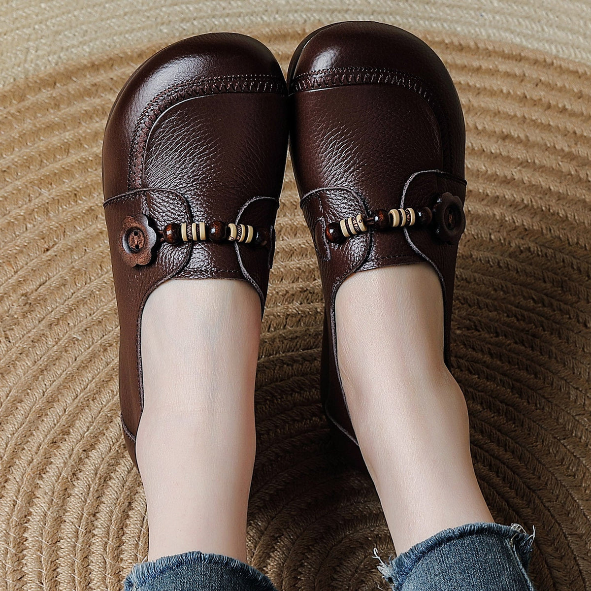 Top Leather Round Toe Shallow Beads Slip-On Flat Shoes