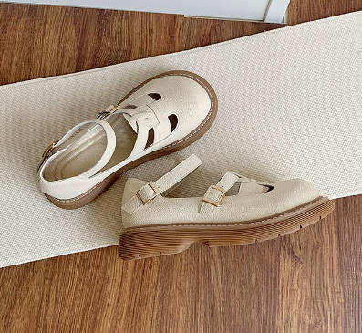 Retro Niche Design Round Toe Hollow Leather Mary Jane Shoes