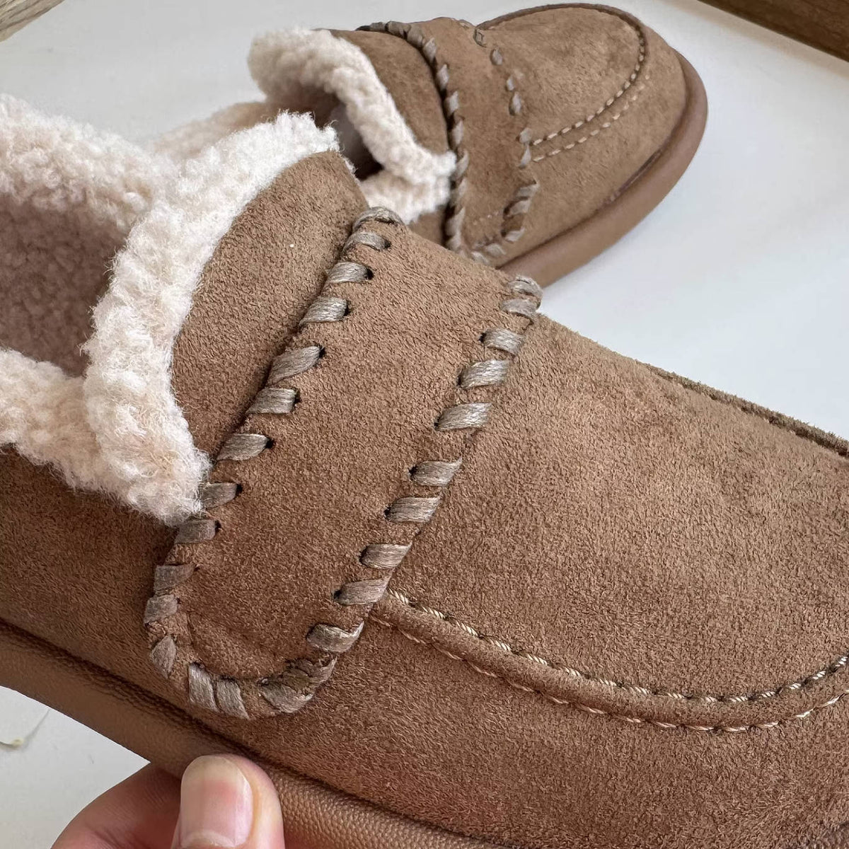 Warm Sueded Shallow Round Wide Toe Fleece-Lined Flat Shoes