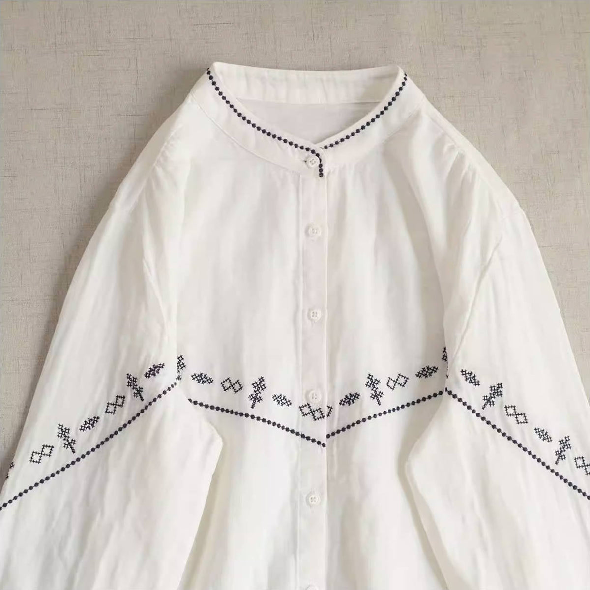 Spring Cotton Simple Geometric Embroidered Round Neck Loose Shirt