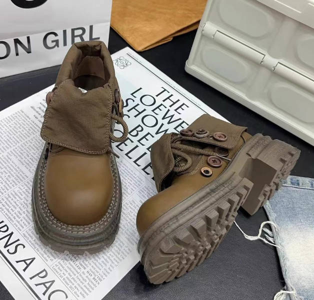 Retro Round Toe Leather Fold-over Collar Martin Boots