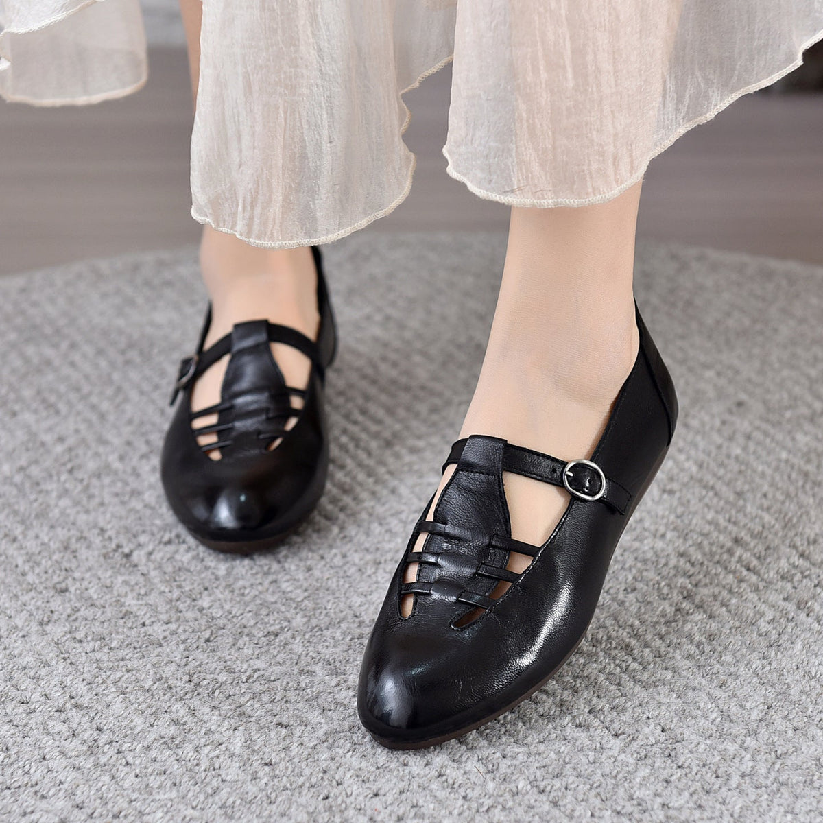 Vintage Leather Pointed Toe Cut Out Breathable Soft Flat Sole Shoes