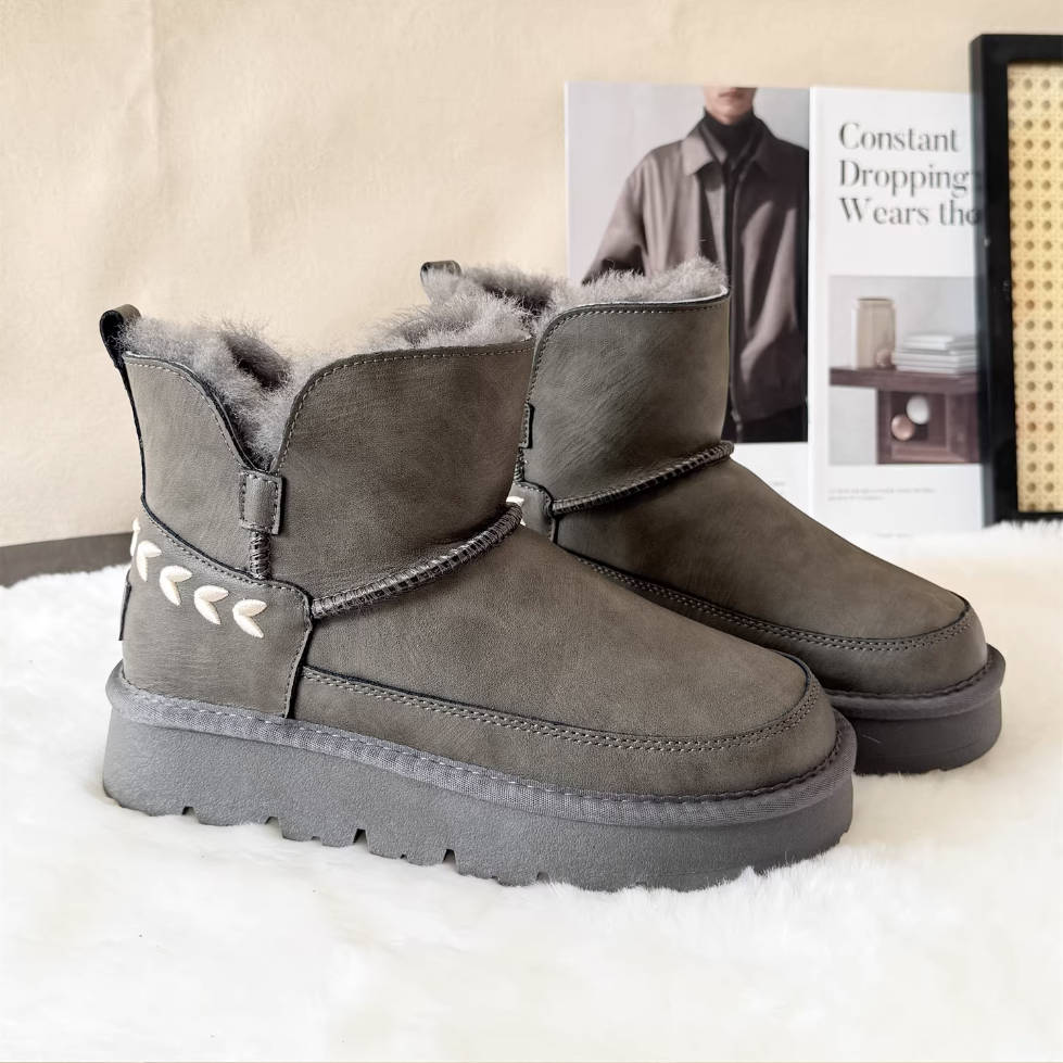 Winter Leather Thick Soft Sole Woolen Warm Embroidered Ankle Boots