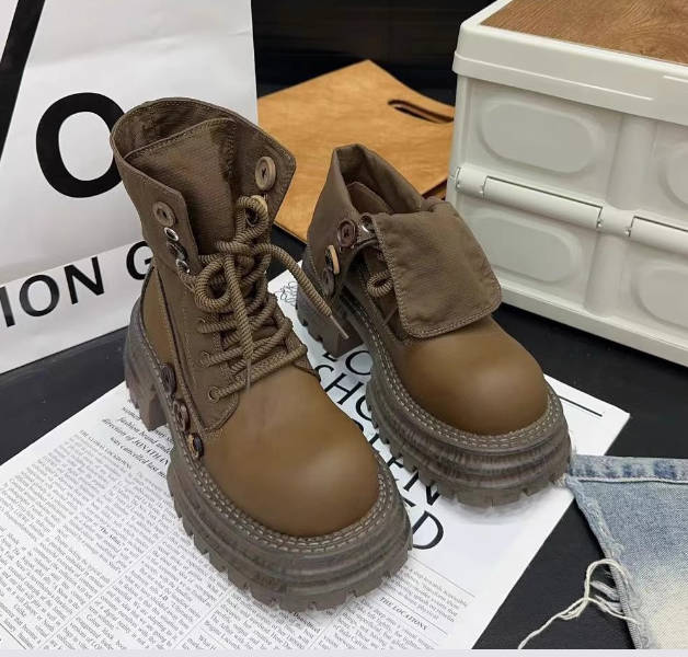 Retro Round Toe Leather Fold-over Collar Martin Boots