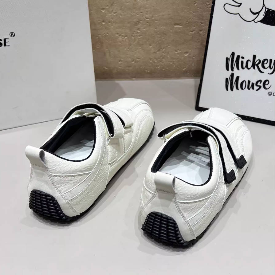 Retro Leather Round Toe Double Straped Patchwork Soft Sole Sneakers