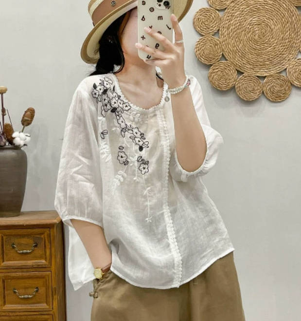 Spring Losse Embroidery V-Neck Princess Sleeve Lace Patchwork Top