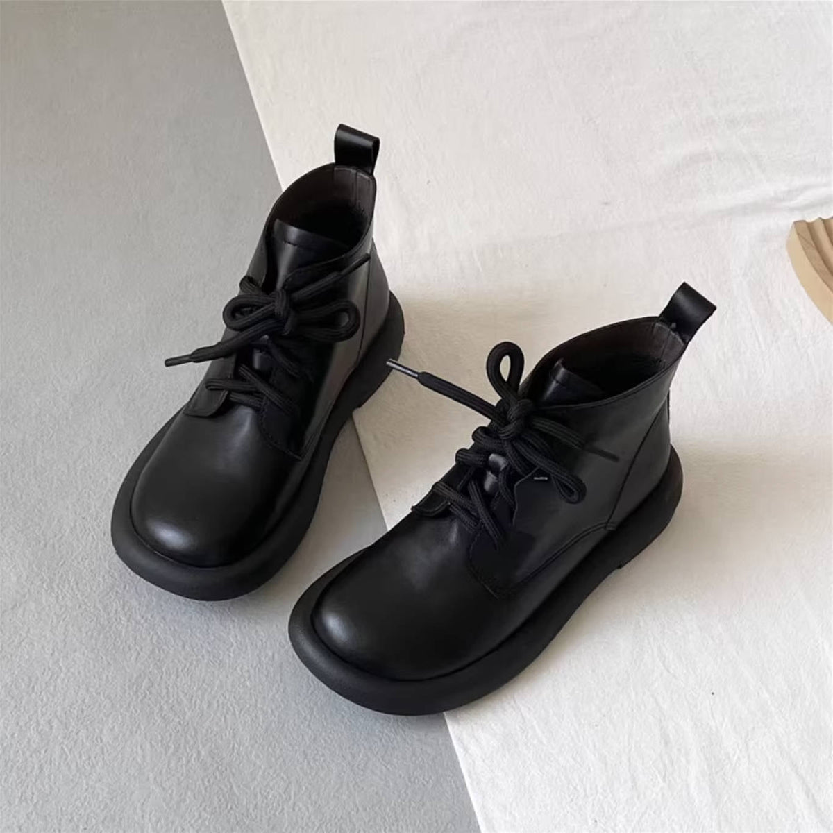 Vintage Top Leather Round Toe Soft Sole Lace-Up Ankel Boots