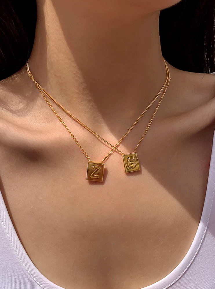 Luxury Retro Letters Gold Pendant Collarbone Chain Necklace
