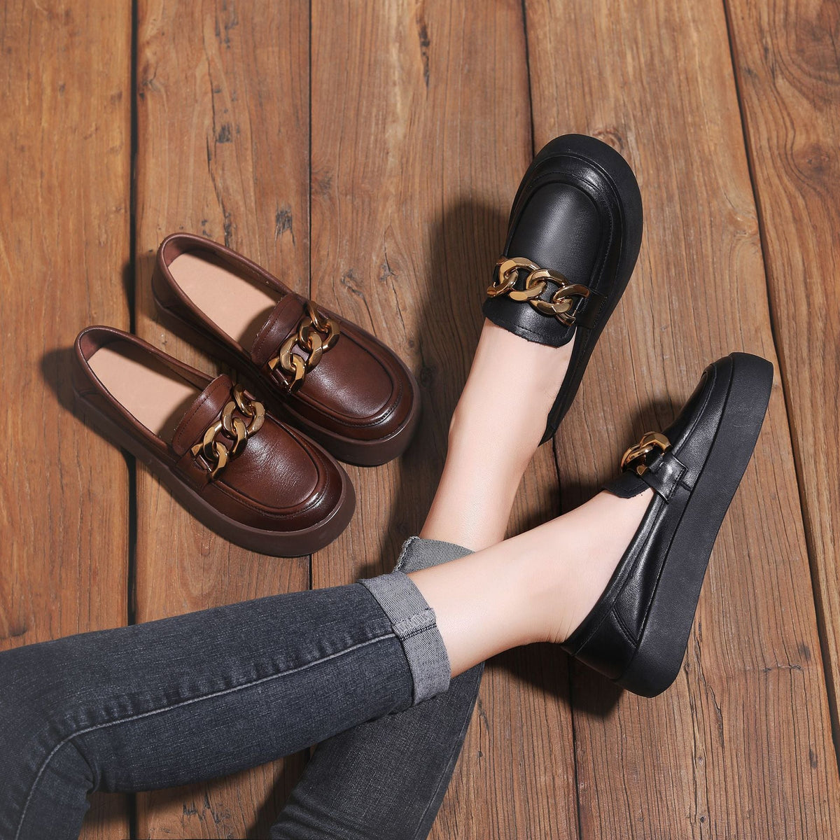 Vintage Leather Round Toe Gold Straped Soft Flat Sole Loafers