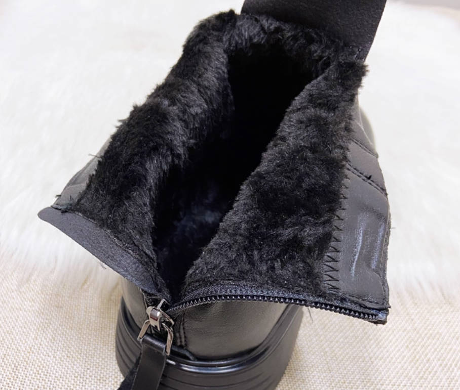 Black Retro Leather Simple Wide Toe Elastic Soft Sole Plush Boots