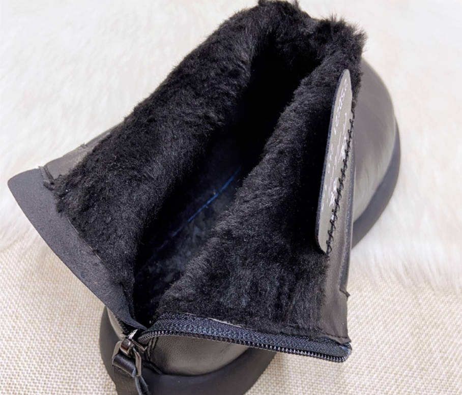 Retro Leather Wide Toe Plush Soft Flat Sole Warm Versatile Boots