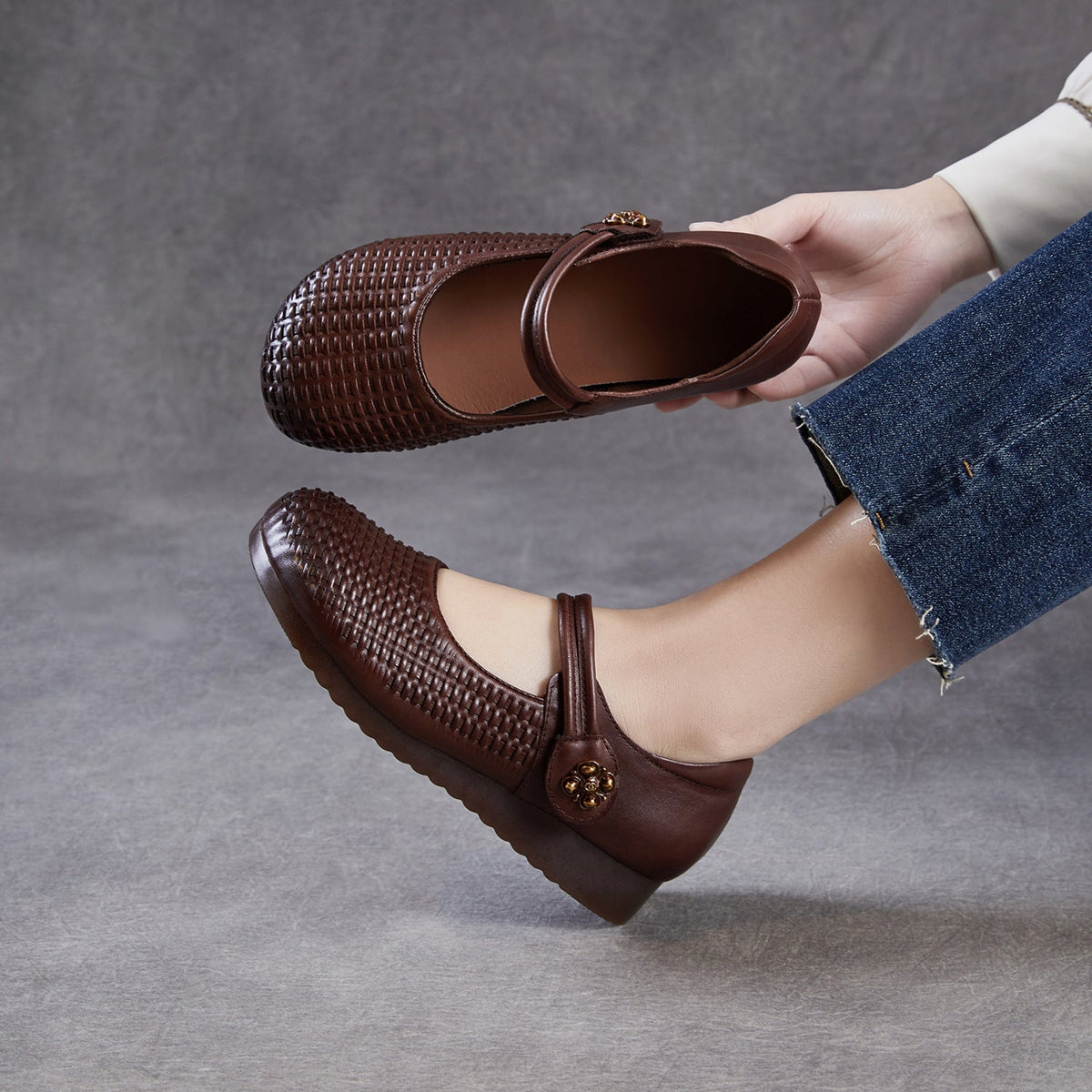 Spring Leather Woven Breathable One Straped Velcro Soft Sole Flats