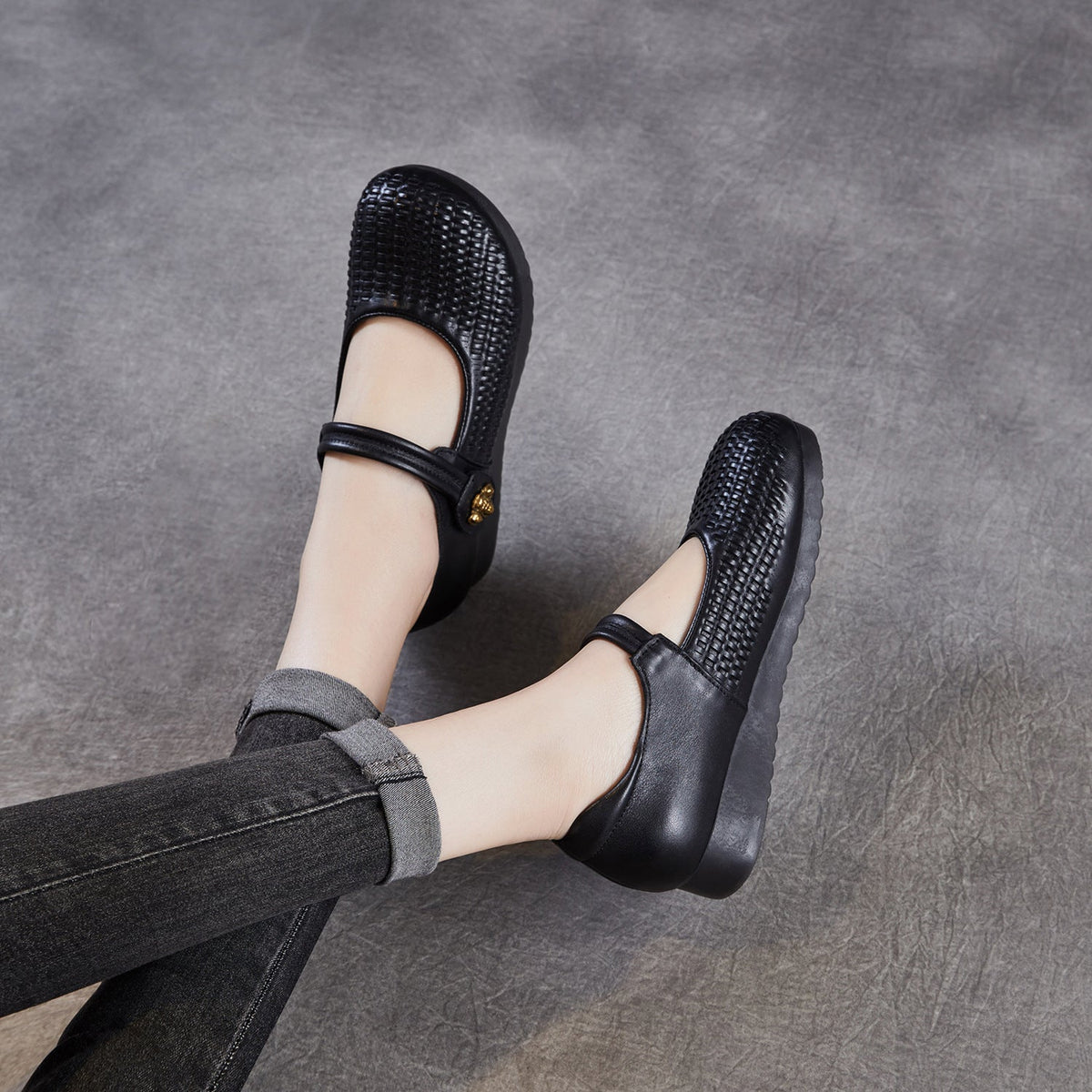 Spring Leather Woven Breathable One Straped Velcro Soft Sole Flats