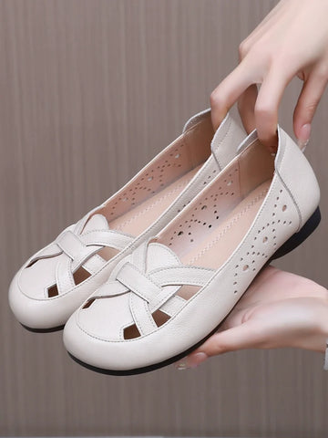 Retro Genuine Leather Cut Out Plus Size Closed Toe Flats