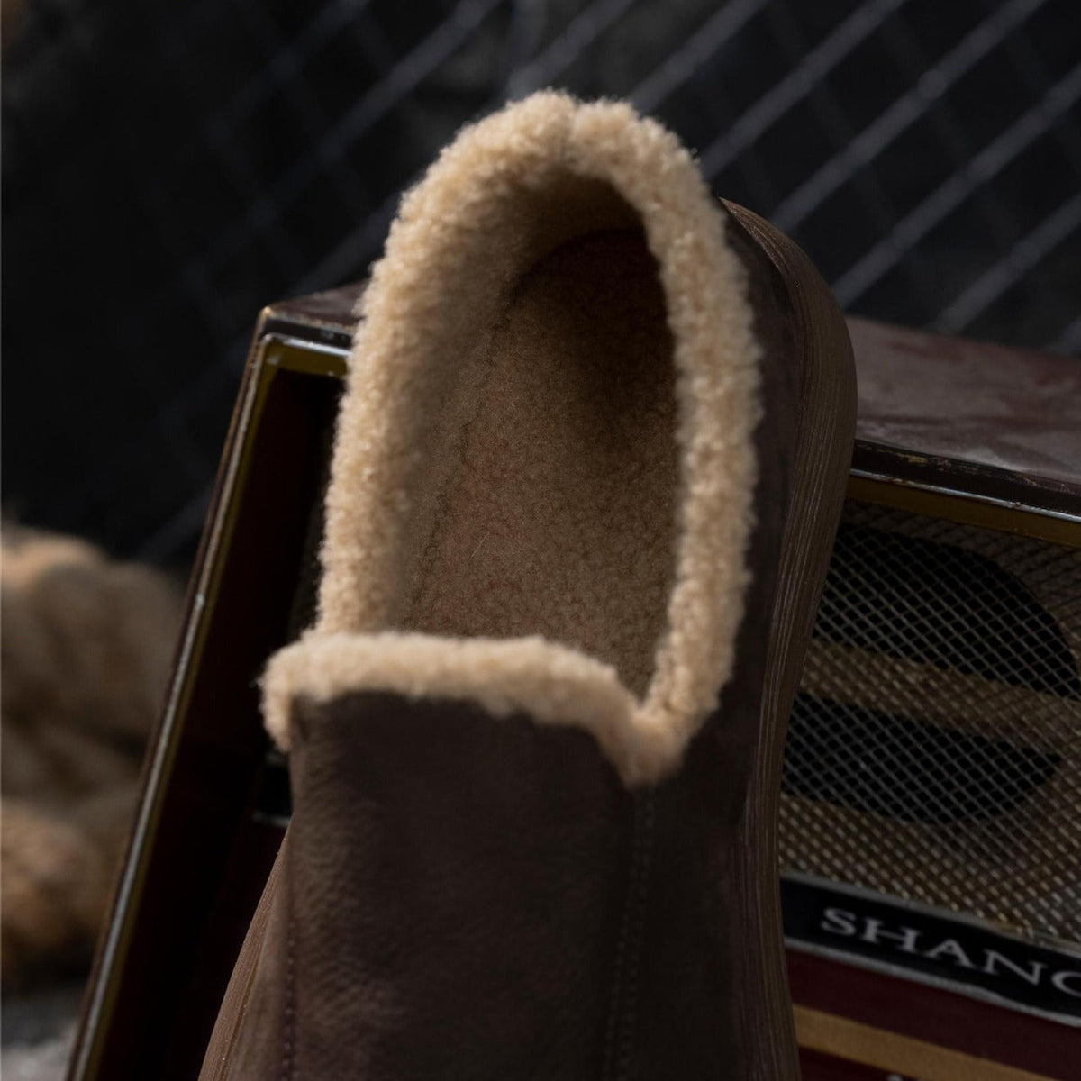Retro Top Leather Round Toe Warm Fleece-In Soft Shoes