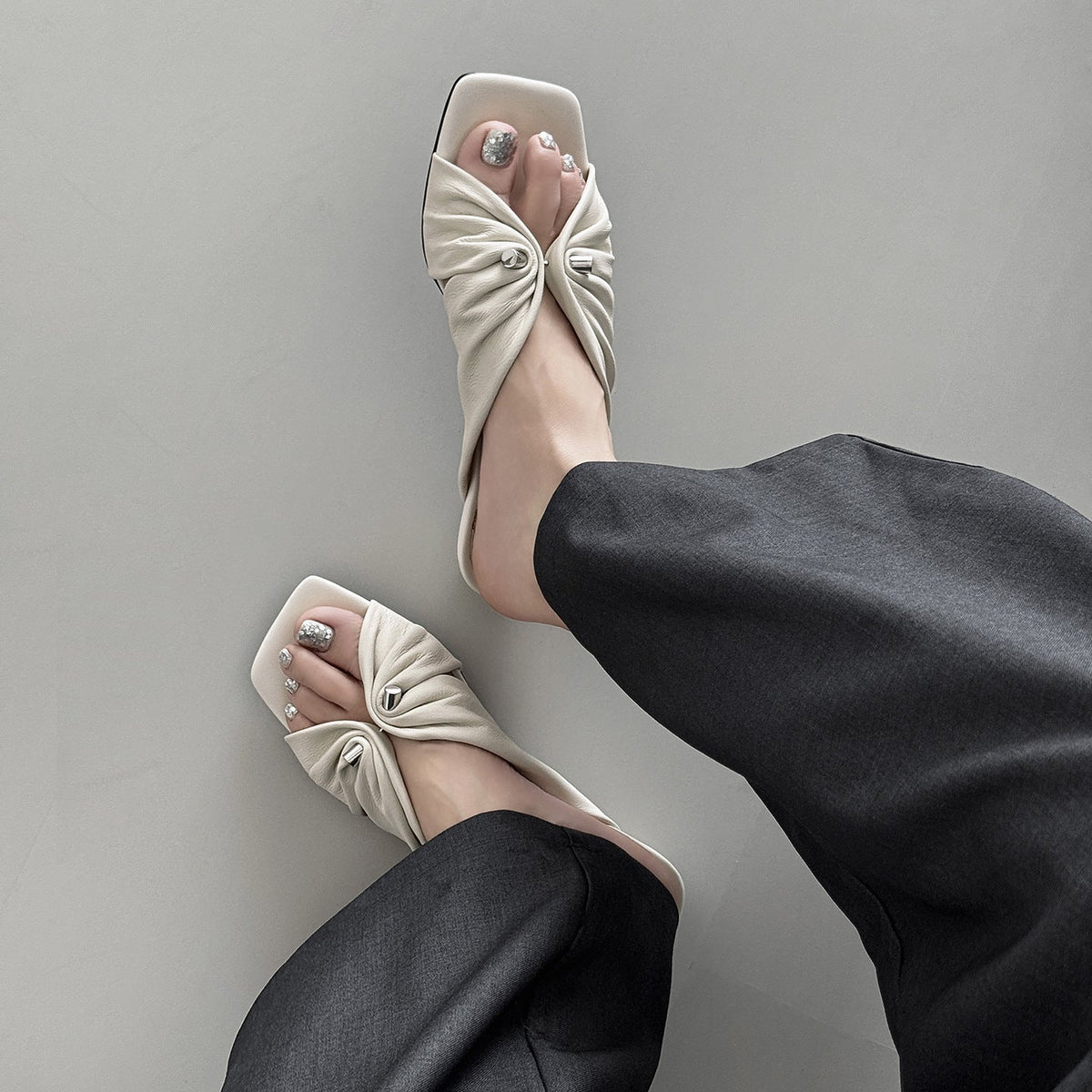 Vintage Sheepskin Leather Pleated Open Toe Metal Buckle Slippers