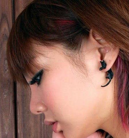 LONG TAIL CAT THROUGH SINGLE EARRING