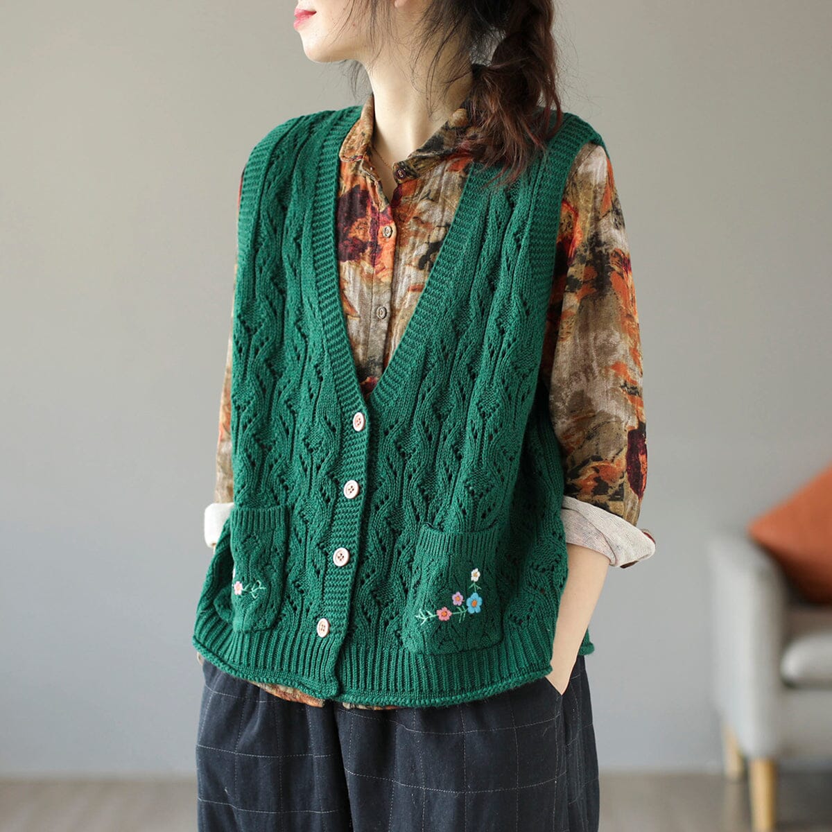 Women Autumn Retro Embroidery Hollow Knitted Vest
